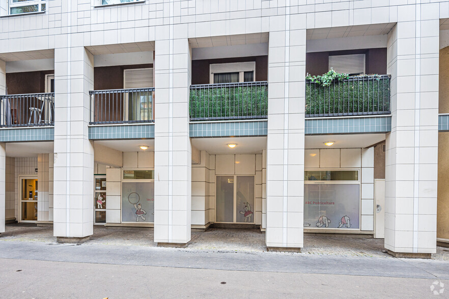 Immeuble residentiel dans Paris à vendre - Photo de l’immeuble – Image 2 sur 3