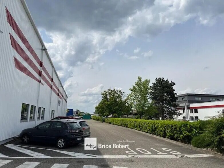 43 Rue Ampère, Chassieu à vendre - Photo de l’immeuble – Image 2 sur 5