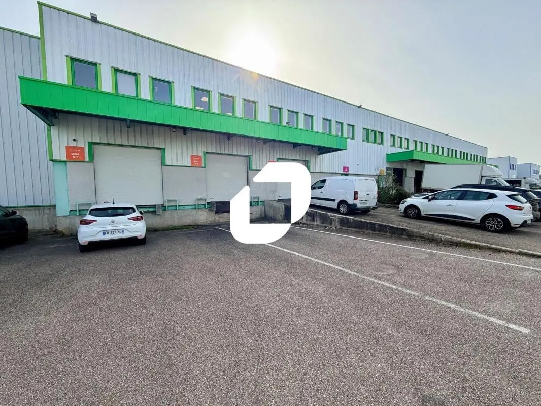 66 Avenue Des Freres Montgolfier, Genas à louer Photo de l’immeuble– Image 1 sur 11