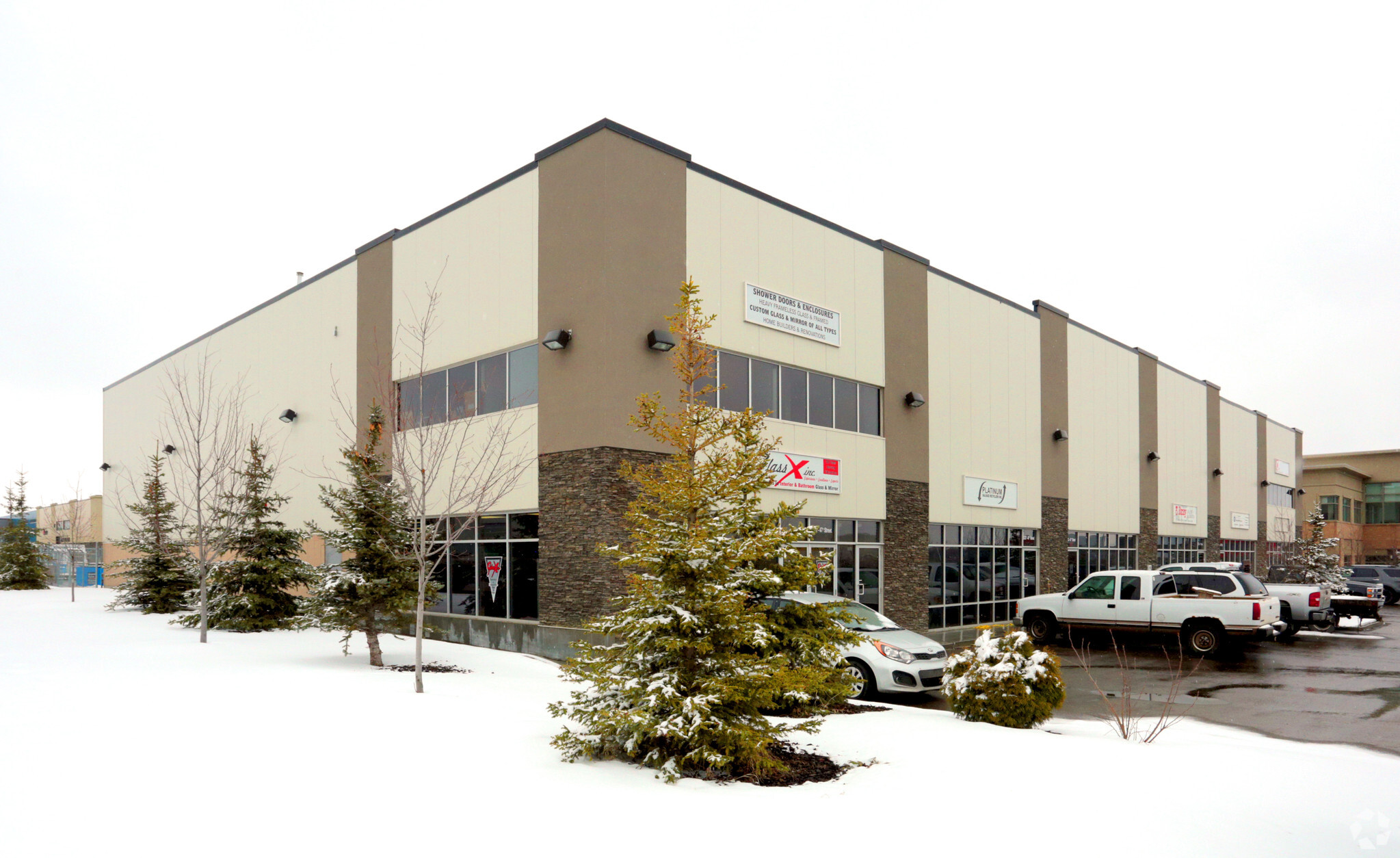 5321-5341 47 St NW, Edmonton, AB à louer Photo principale– Image 1 sur 5