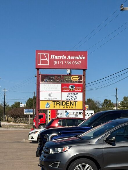 1612 Weatherford Hwy, Granbury, TX à louer - Photo de l’immeuble – Image 2 sur 6