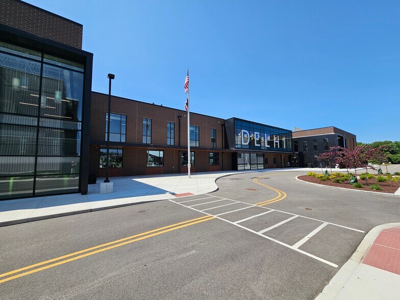 5031 Delhi Rd, Cincinnati, OH à louer - Photo de l’immeuble – Image 1 sur 13