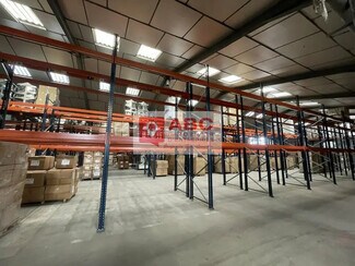 Plus de détails pour Local d'activités à louer