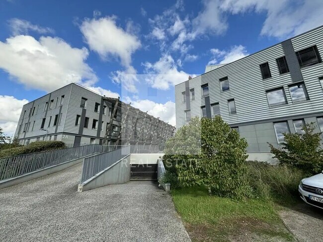 Plus de détails pour 22 Avenue Lionel Terray, Jonage - Bureau à vendre