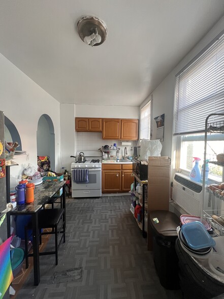 10208 101st Ave, Jamaica, NY à vendre - Photo de l’immeuble – Image 3 sur 28