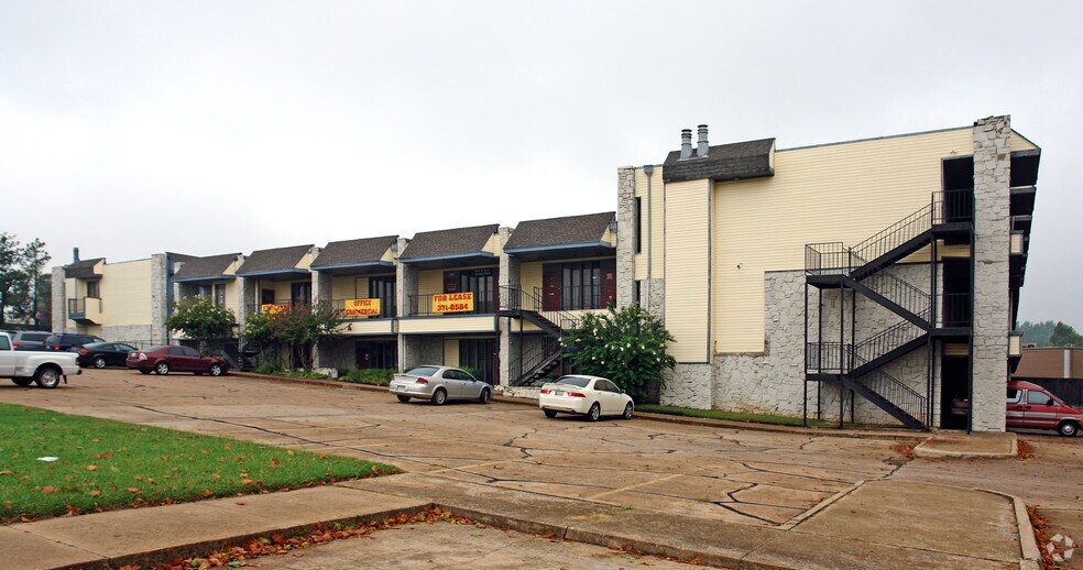 7901 NE 10th St, Midwest City, OK à vendre - Photo principale – Image 1 sur 15
