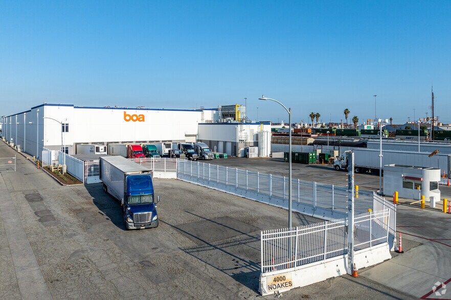 4000 Noakes St, Commerce, CA à louer - Photo de l’immeuble – Image 2 sur 6