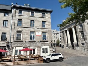 266-272 Rue Saint-Paul E, Montréal, QC à louer Photo de l’immeuble– Image 2 sur 6