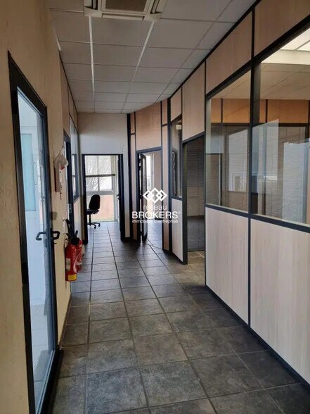 Local d’activités dans Vendargues à louer - Photo de l’immeuble – Image 2 sur 11
