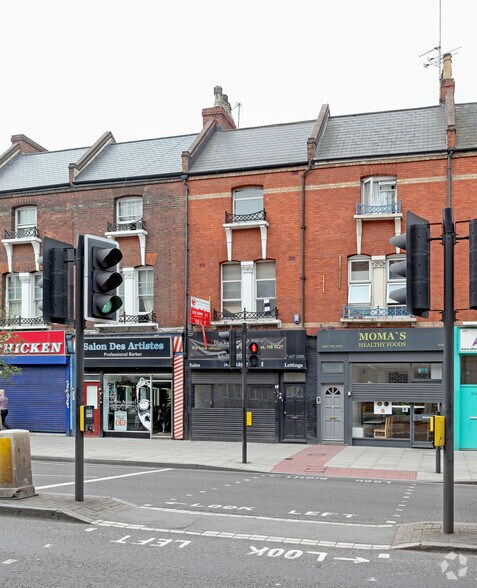 227-227A Holloway Rd, Londres à louer - Photo de l’immeuble – Image 2 sur 6