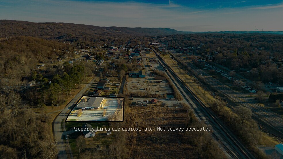 450 S Chamberlain Ave, Rockwood, TN à vendre - Photo de l’immeuble – Image 3 sur 21