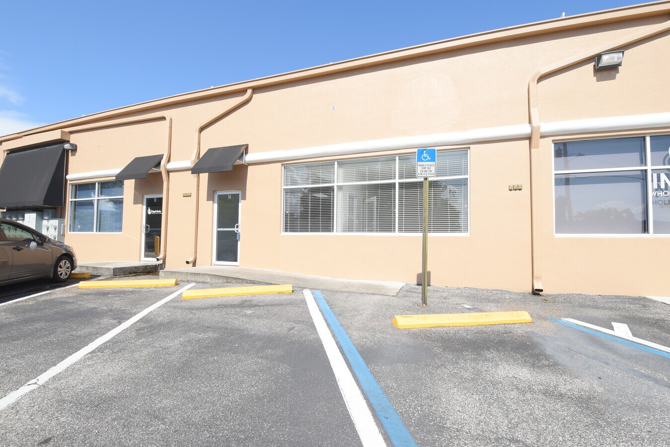 5404 Hoover Blvd, Tampa, FL 33634 - Lot 7 -  - Photo intérieure - Image 1 of 18