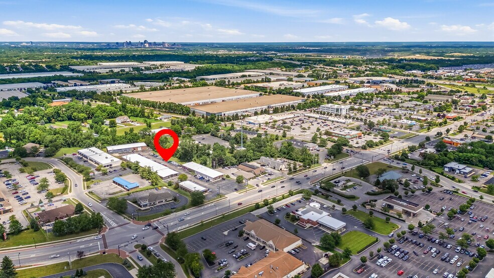 Stringtown Road Business Center portefeuille de 4 biens à vendre sur LoopNet.fr - Photo de l’immeuble – Image 2 sur 12