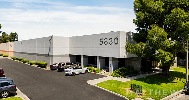 5830 Triangle Dr, Commerce, CA à vendre - Photo de l’immeuble – Image 2 sur 9