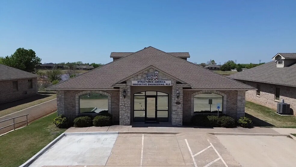 2240 NW 164th St, Edmond, OK à louer - Photo de l’immeuble – Image 2 sur 11