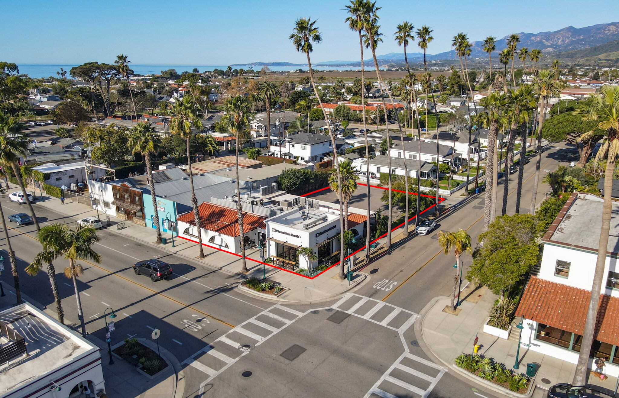 699 Linden Ave, Carpinteria, CA à louer Photo principale– Image 1 sur 4