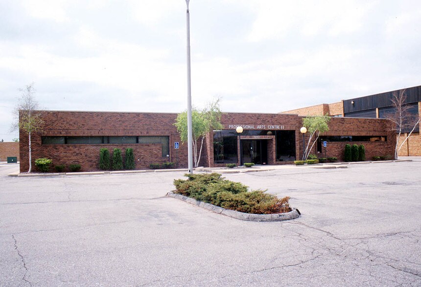 1640 Fort St, Trenton, MI à louer - Photo principale – Image 1 sur 1