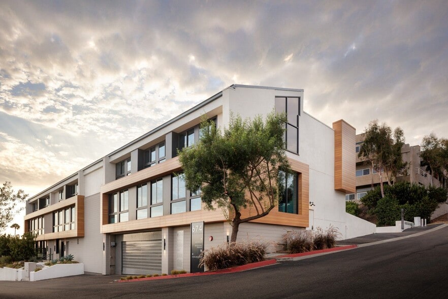 674 Via de la Valle, Solana Beach, CA à vendre - Photo de l’immeuble – Image 3 sur 17