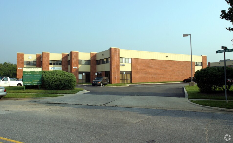 12201-12211 Distribution Way, Beltsville, MD à louer - Photo de l’immeuble – Image 2 sur 4