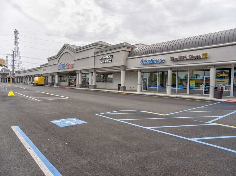 1199 Amboy Ave, Edison, NJ à louer - Photo de l’immeuble – Image 2 sur 11