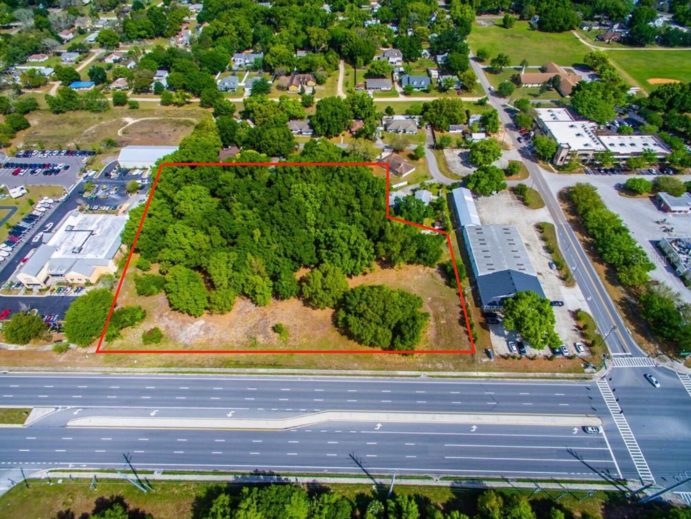 16251 W Colonial Dr, Oakland, FL à vendre Photo de l’immeuble– Image 1 sur 16