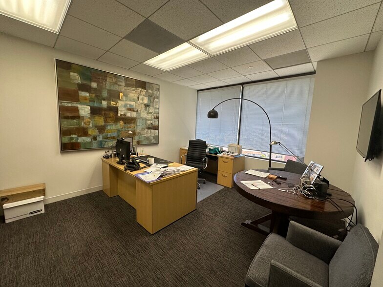 11777 San Vicente Blvd, Los Angeles, CA à louer - Photo intérieure – Image 3 sur 11
