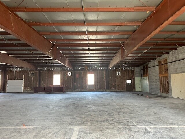633 Mill St, Watertown, NY à louer - Photo intérieure – Image 2 sur 2
