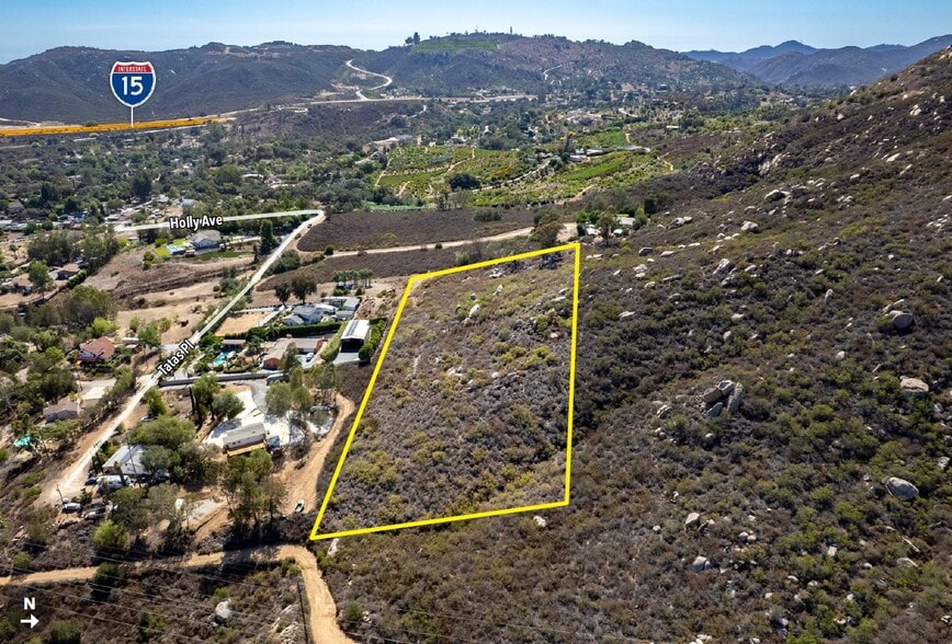 10390 Tatas Pl, Escondido, CA à vendre - Photo de l’immeuble – Image 3 sur 15