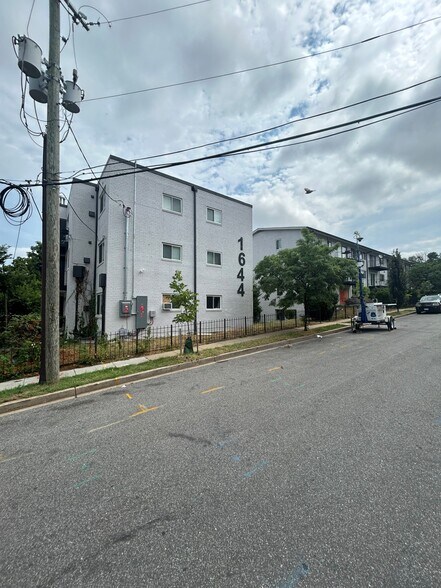 1644 W St SE, Washington, DC à vendre - Photo principale – Image 1 sur 5