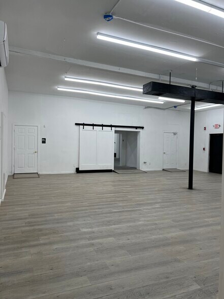 711 Broadway, Westwood, NJ à louer - Photo de l’immeuble – Image 2 sur 17