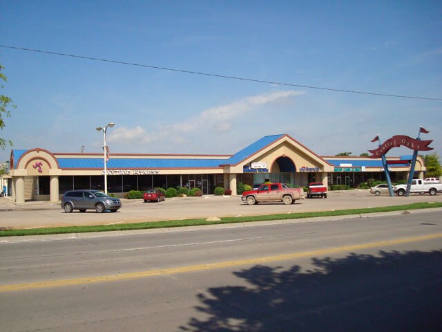 2201-2207 Central Ave, Dodge City, KS à vendre - Photo de l’immeuble – Image 2 sur 13