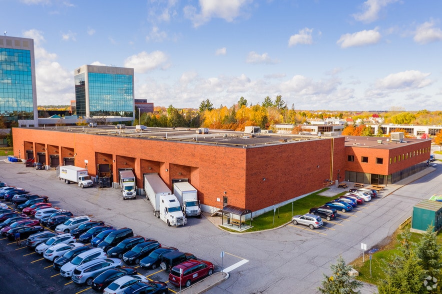 359 Terry Fox Dr, Ottawa, ON à louer - Photo de l’immeuble – Image 3 sur 6