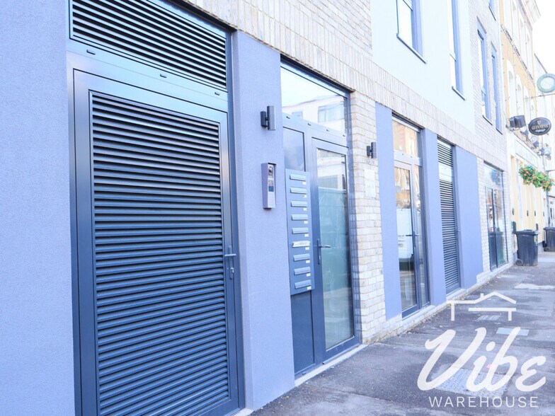 10-20 Windus Rd, Londres à louer - Photo de l’immeuble – Image 3 sur 7