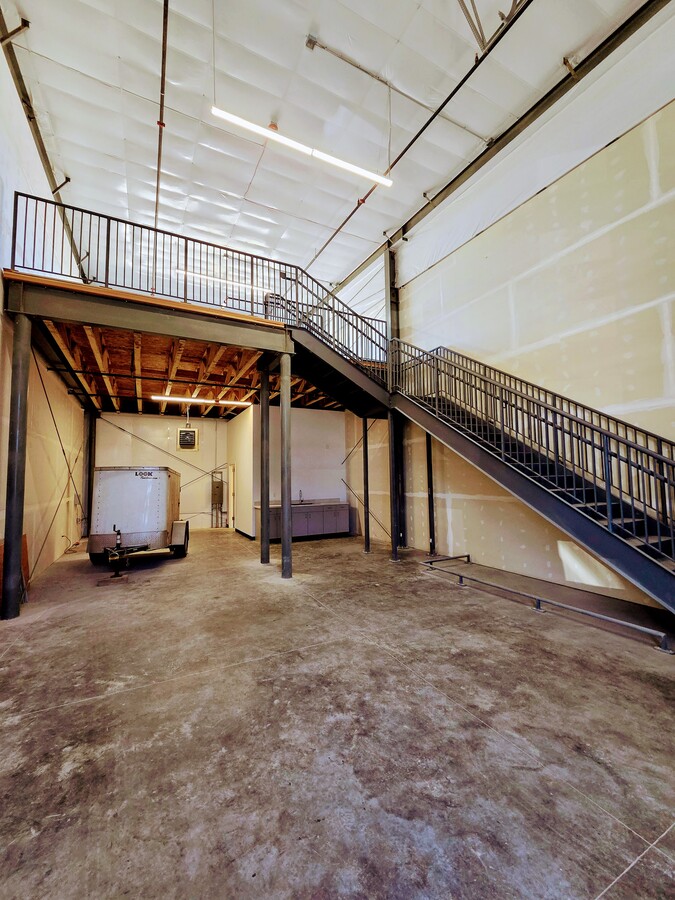 13833 E Briarwood Ave, Centennial, CO 80112 - Lot B2 -  - Photo intérieure - Image 1 of 6