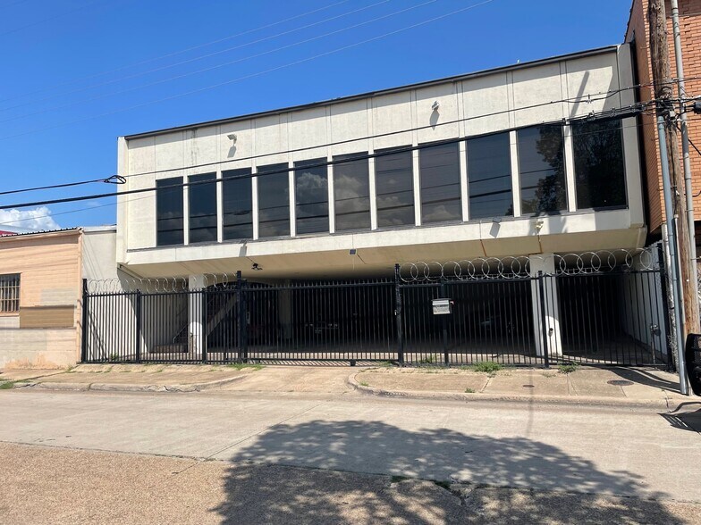 2616 W Mockingbird Ln, Dallas, TX à vendre - Photo de l’immeuble – Image 2 sur 3