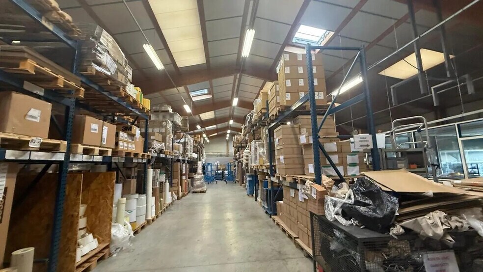 Industriel/Logistique dans Ceyzériat à vendre - Photo de l’immeuble – Image 2 sur 12