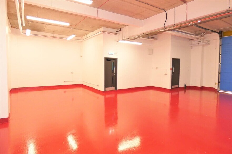 Ryan Dr, Brentford à louer - Photo intérieure – Image 3 sur 10