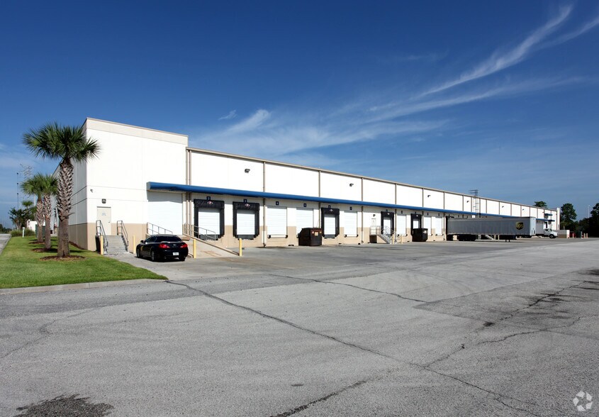 7272 Kingspointe Pky, Orlando, FL à louer - Photo de l’immeuble – Image 2 sur 5