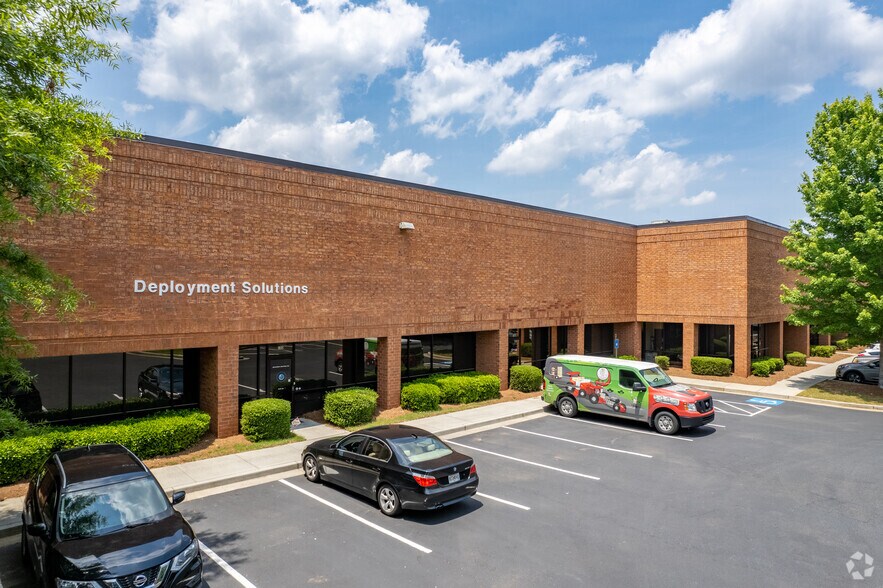 3000 Shawnee Industrial Way, Suwanee, GA à louer - Photo principale – Image 1 sur 4