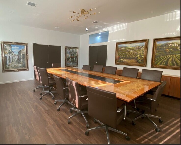 26-32 Bond St, Westbury, NY à vendre - Photo de l’immeuble – Image 3 sur 36