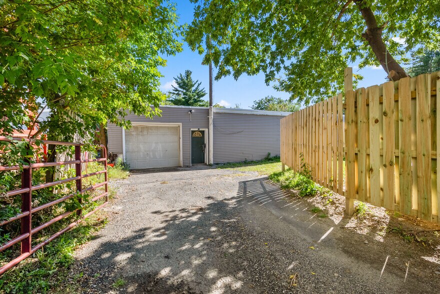 50 1/2 Dalton Ave, Pittsfield, MA à vendre - Photo de l’immeuble – Image 1 sur 26