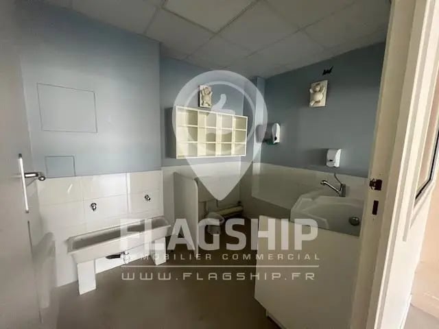 Local commercial dans Ivry-sur-Seine à louer - Photo intérieure – Image 2 sur 4