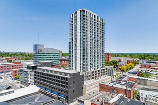 Plus de détails pour 55 Duke St W, Kitchener, ON - Local commercial à louer