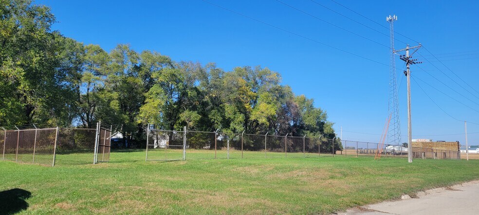 20966 Monroe St, Mason City, IA à vendre - Photo de l’immeuble – Image 3 sur 11