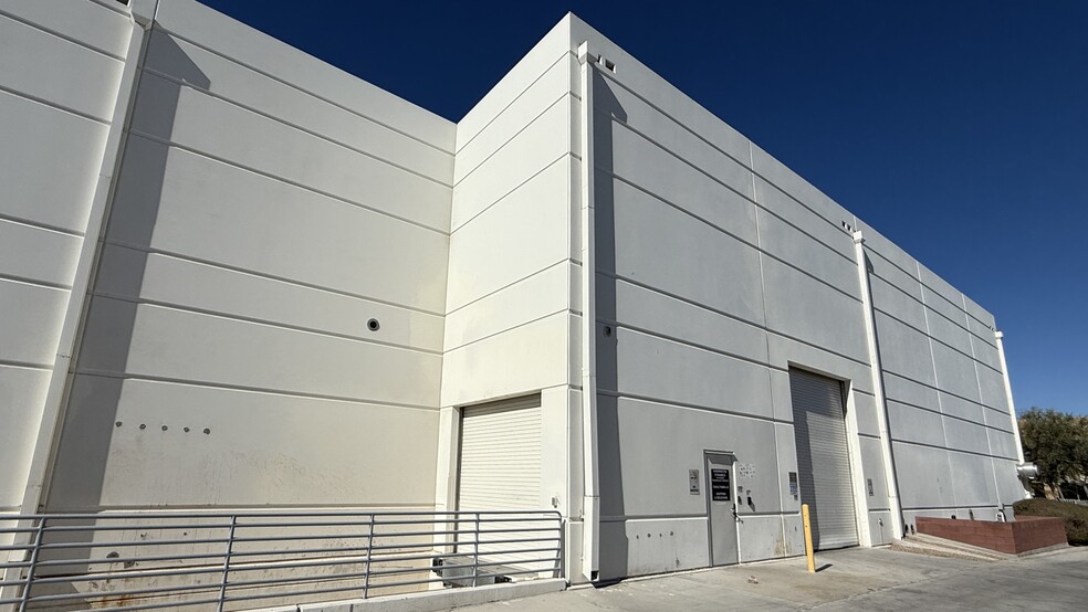 1545 Pama Ln, Las Vegas, NV à louer - Photo de l’immeuble – Image 2 sur 25