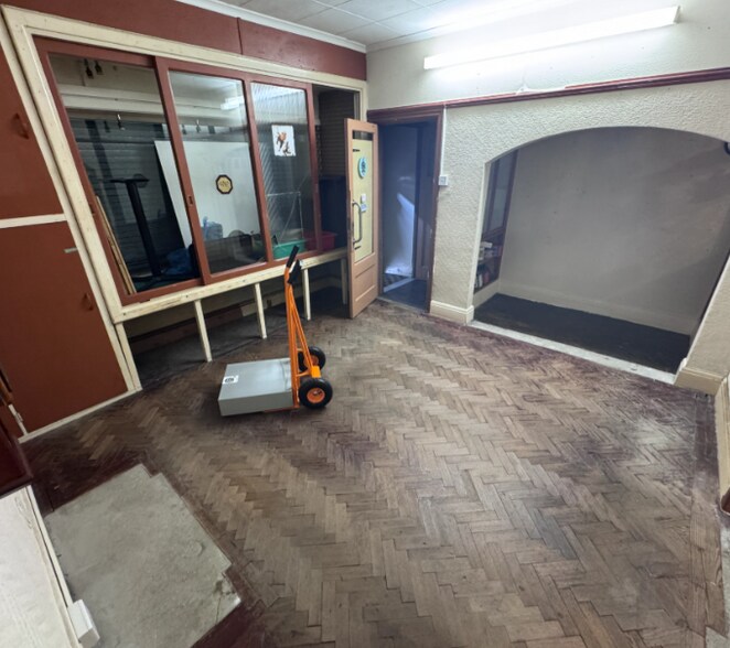 128 Station Rd, Llanelli à vendre - Photo intérieure – Image 3 sur 5