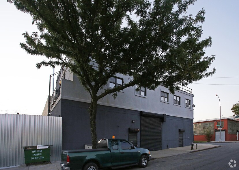 854 Humboldt St, Brooklyn, NY à louer - Photo de l’immeuble – Image 2 sur 21