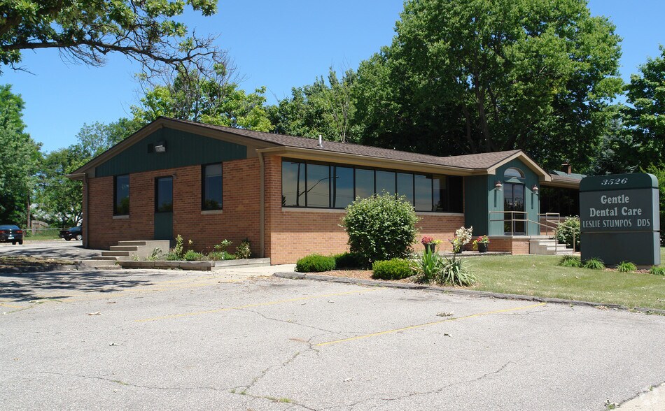 3526 W Saginaw St, Lansing, MI à louer - Photo principale – Image 1 sur 5