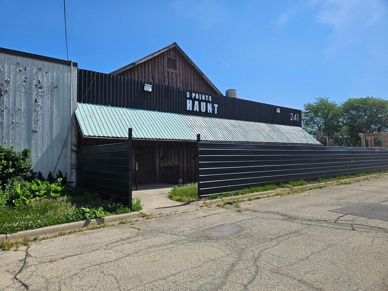 243 W Roosevelt Rd, West Chicago, IL à vendre - Photo de l’immeuble – Image 3 sur 36