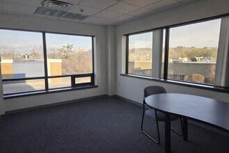 18 Commerce Way, Woburn, MA à louer Photo intérieure– Image 1 sur 3